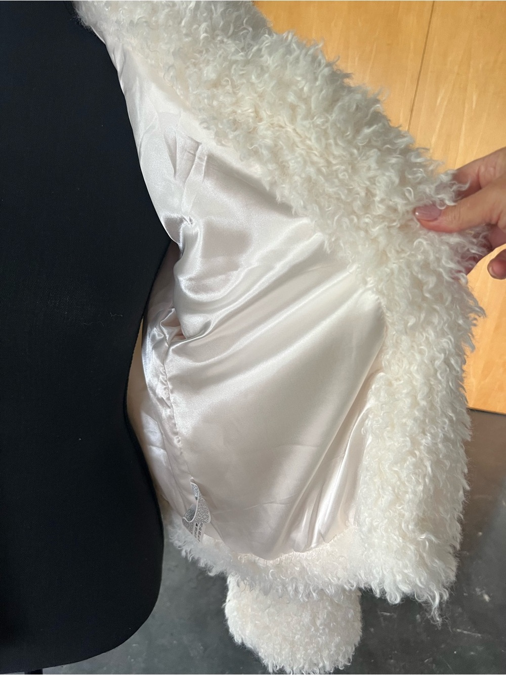 FOREVER21 Plush Faux-Shearling Cream Jacket size large - Picture 4 of 6